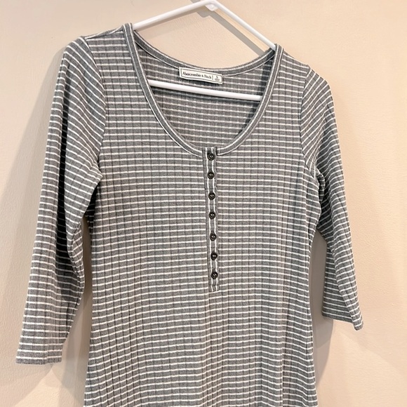 🔥Abercrombie & Fitch Gray Striped Dress🔥 - Picture 3 of 7